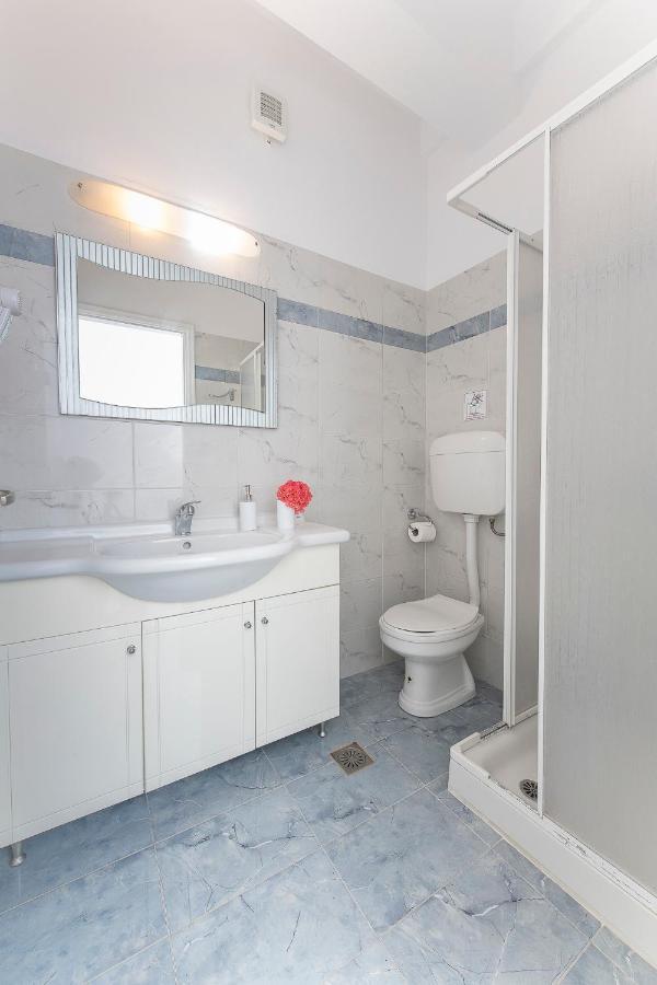 Apartment Elena Adamantas (Milos)